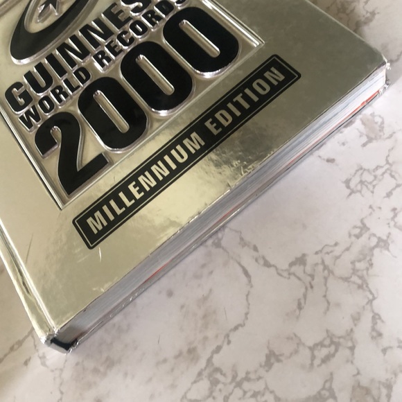 Guinness Book Of World Records 2000 , Millennium Edition - Picture 8 of 13